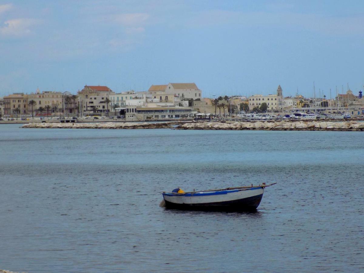 Wonderful Apartment - 5 Minutes Walking From The Beach Bari Kültér fotó